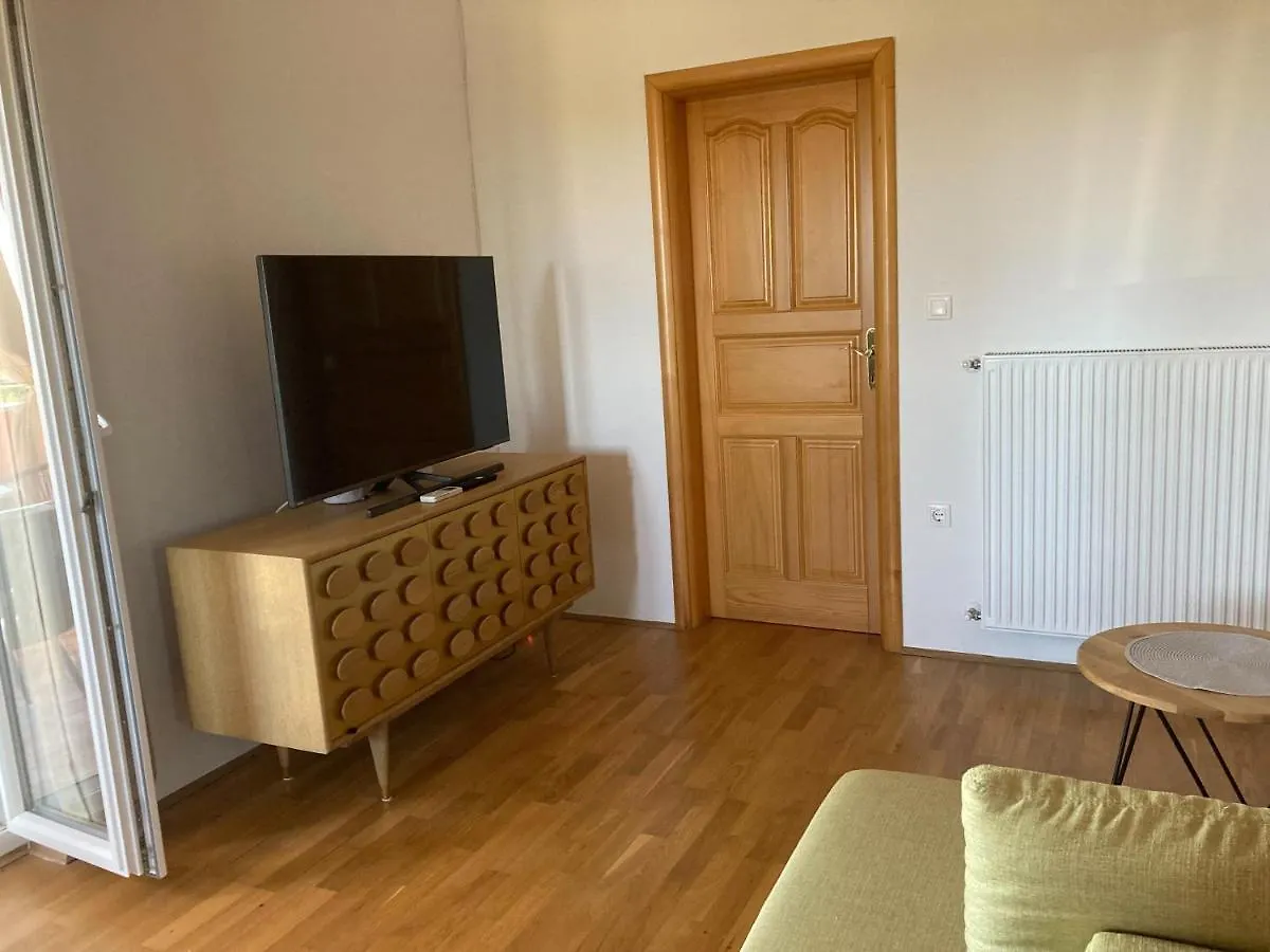 Apartment Anabella فاجانا